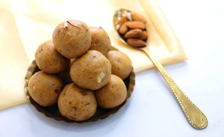 Besan ke Laddu Recipe